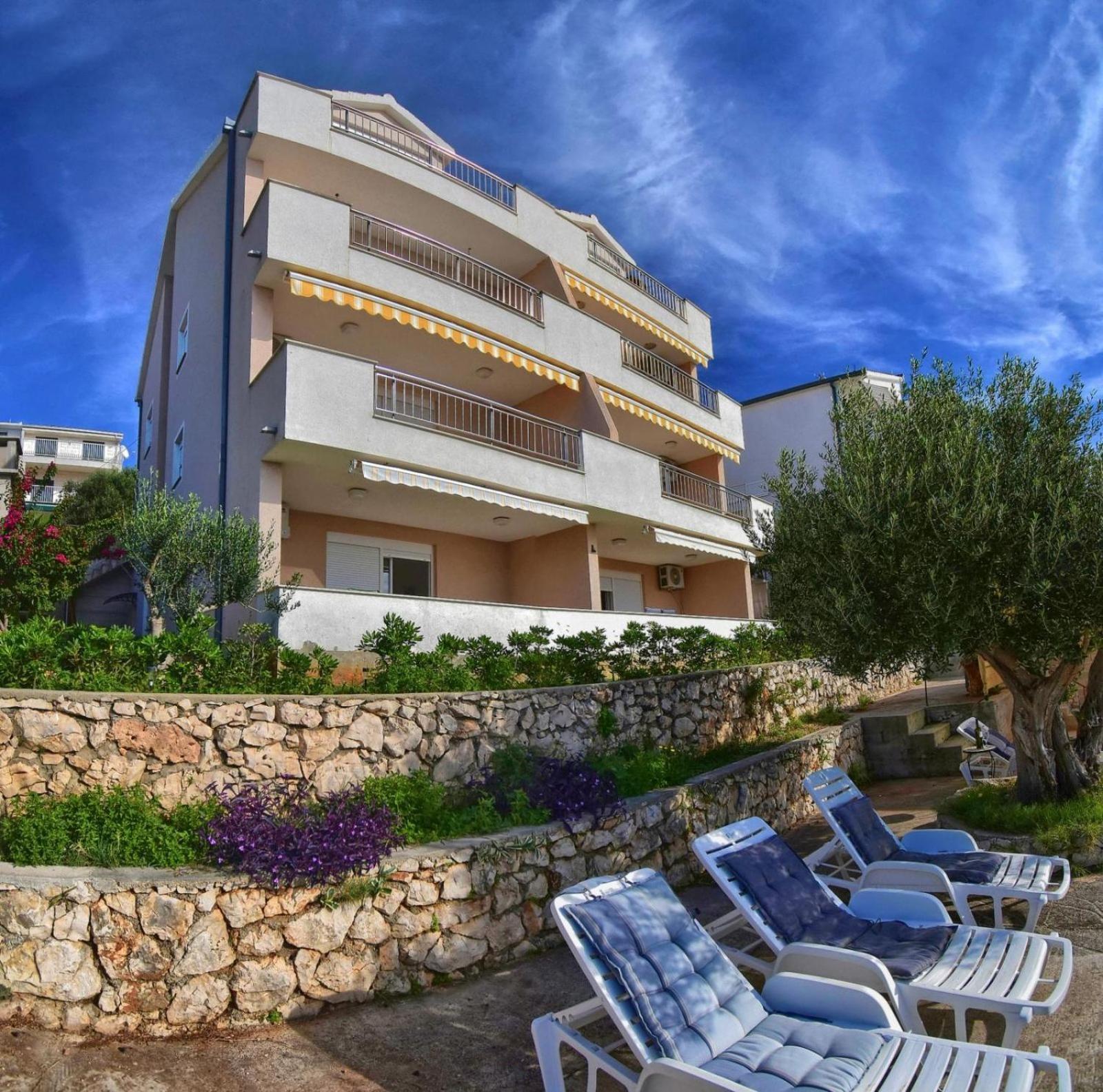 Apartments Dominika Трогир Экстерьер фото