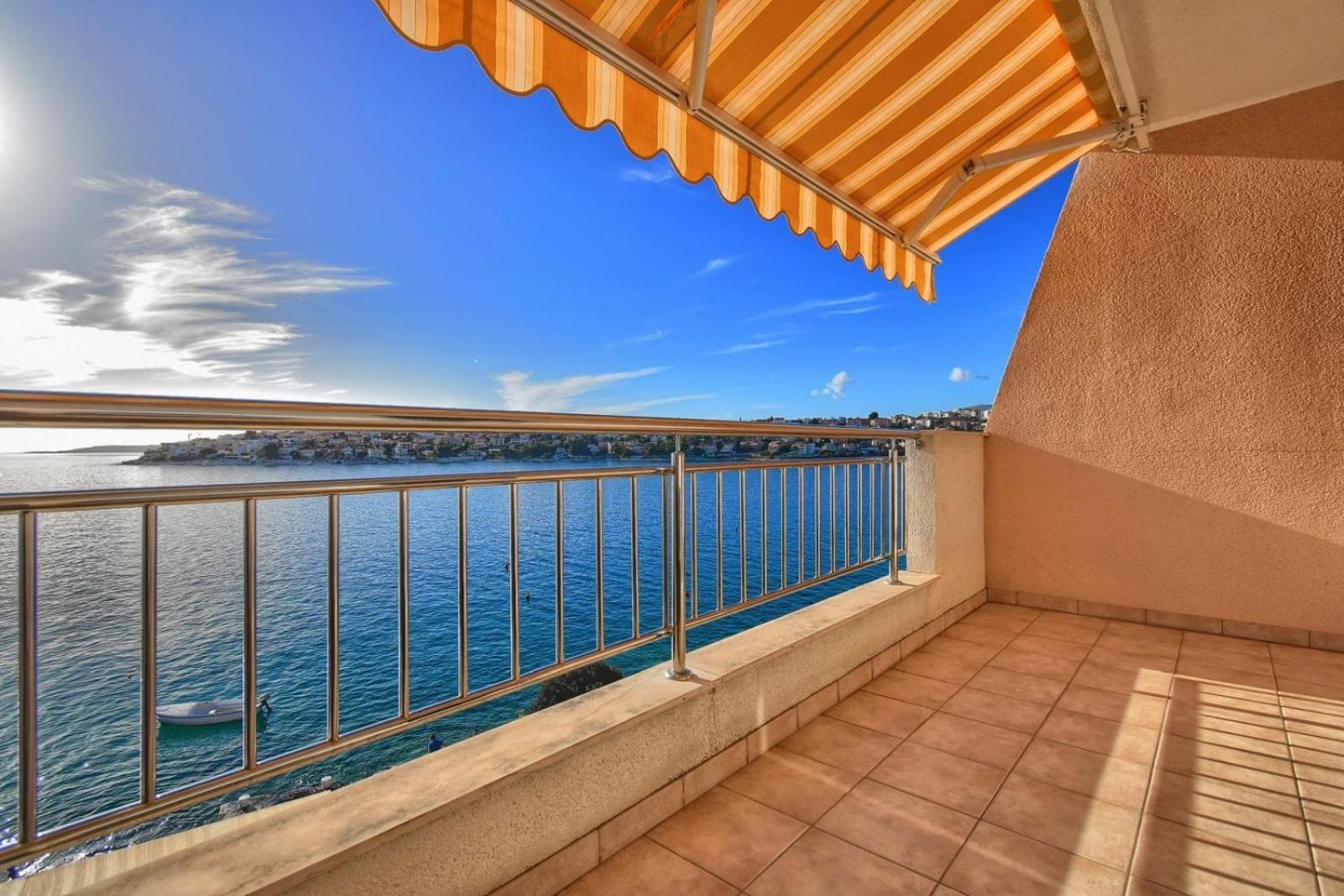 Apartments Dominika Трогир Экстерьер фото