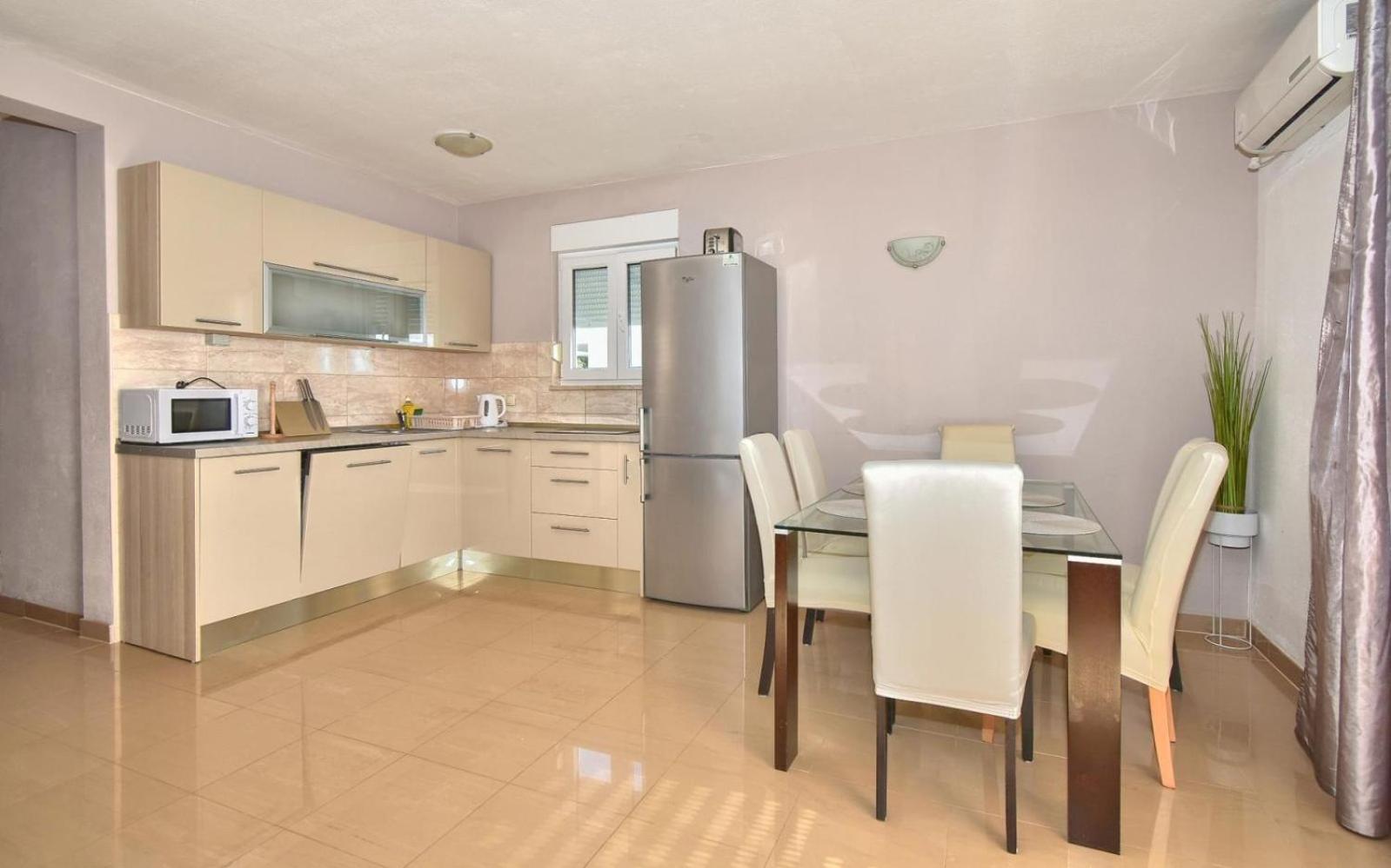 Apartments Dominika Трогир Экстерьер фото